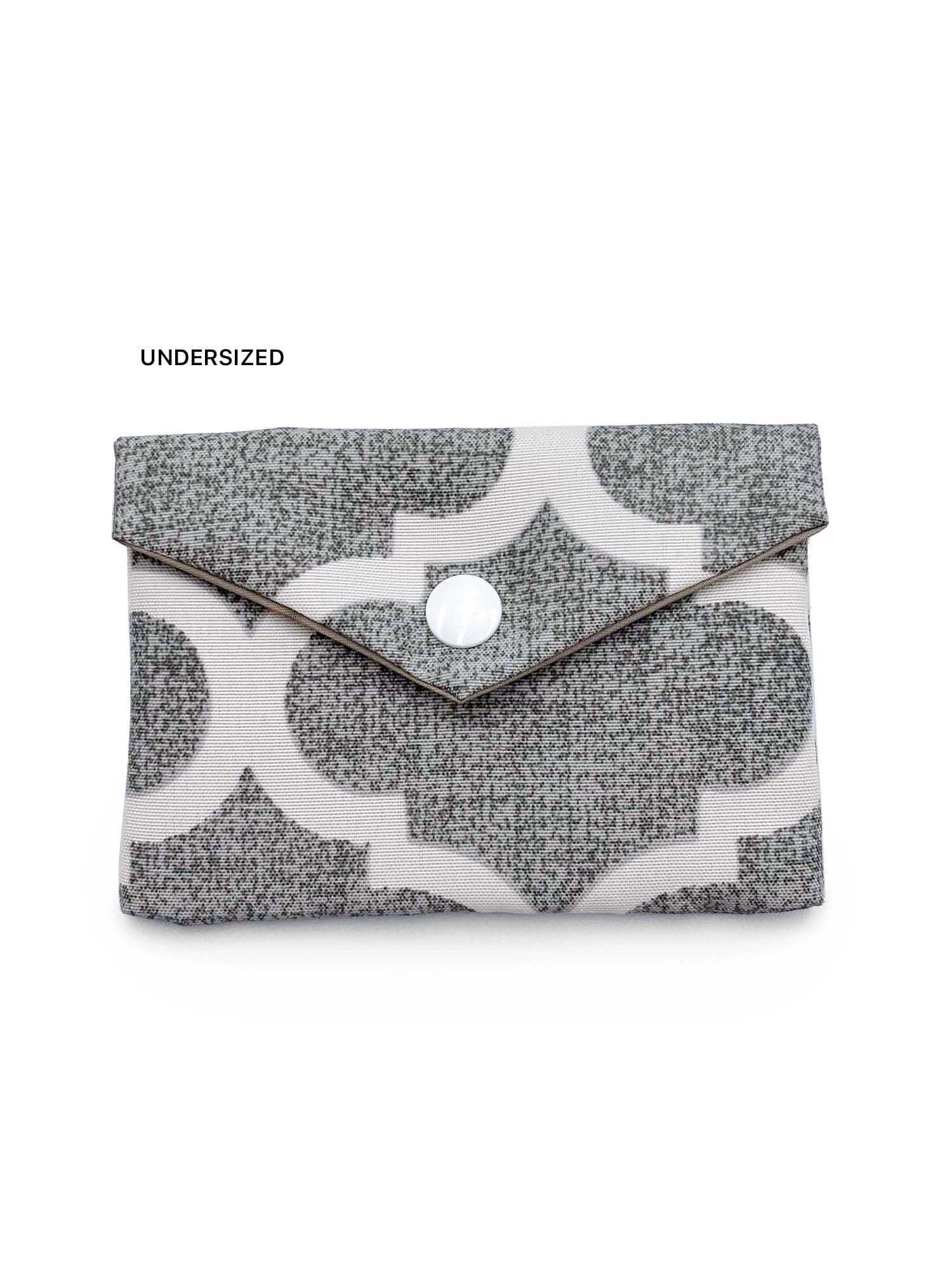 Purse (Gray Quatrefoil)