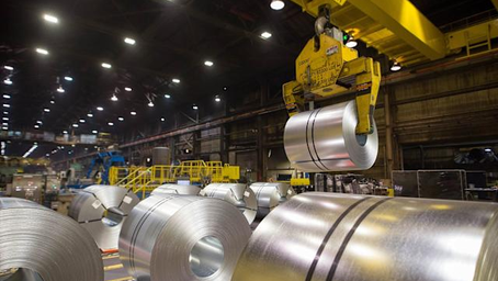 Trump firmará hoy orden duplica aranceles acero y aluminio