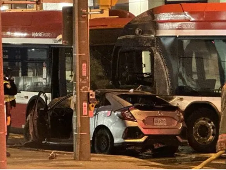 9 heridos en choque vehículo robado contra autobús TTC