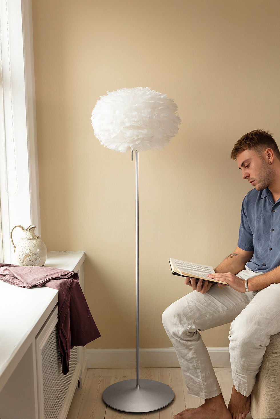 Thumbnail: Eos lamp with champagne floor stand