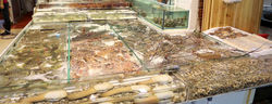 鯉魚門海鮮街一角