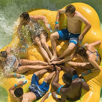vb-puihi-round-raft-ride-friends-a.jpg