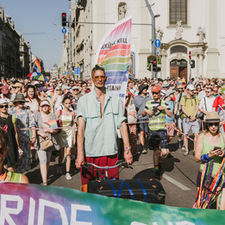 FOTÓK: BUDAPEST PRIDE ÉS NEKÜNK KELL HAJTANI KIÁLLÍTÁSMEGNYITÓ