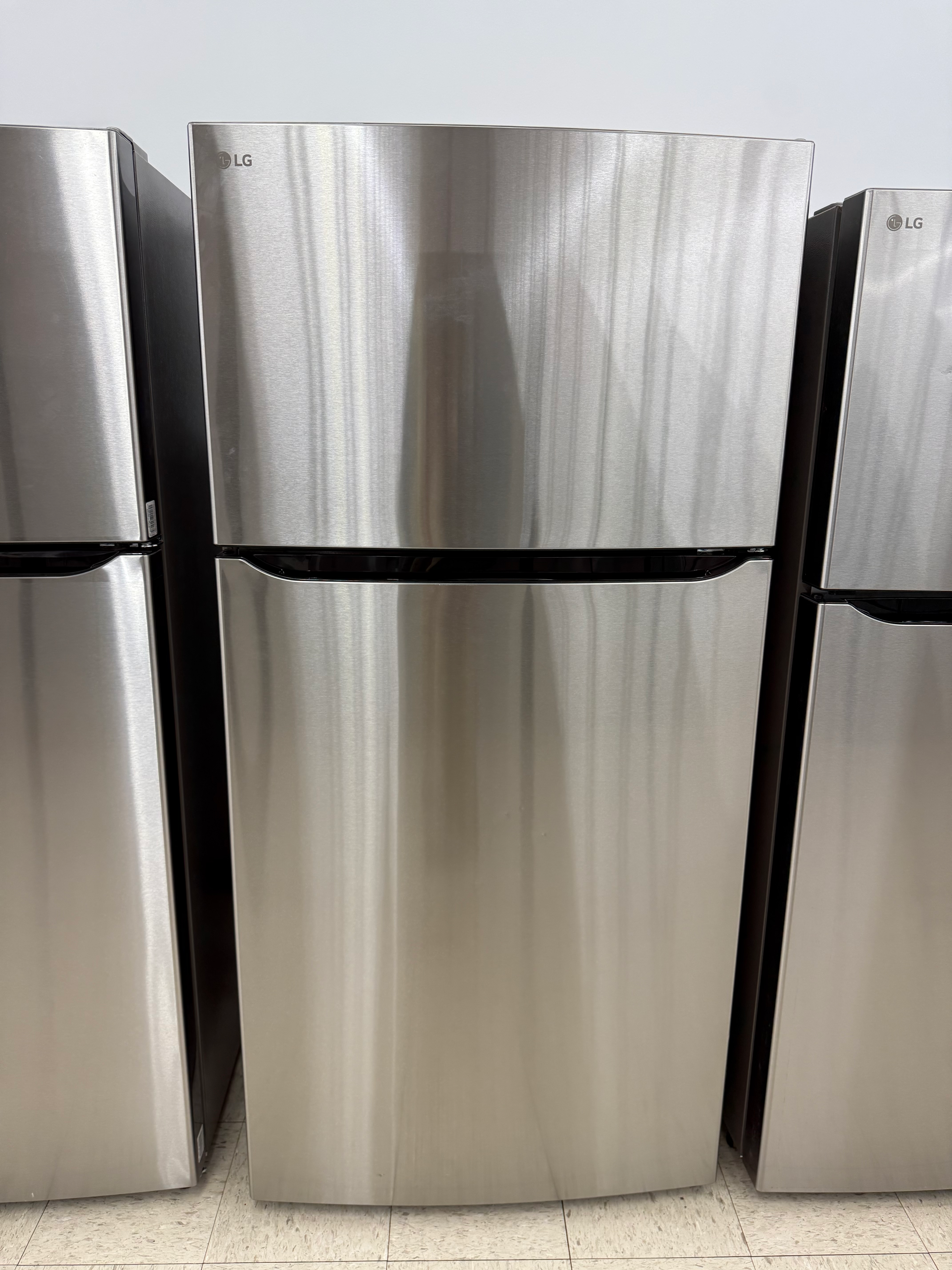 33 in. W 24 cu. ft. Top Freezer Refrigerator w/ LED Lighting and Multi-Air Flow