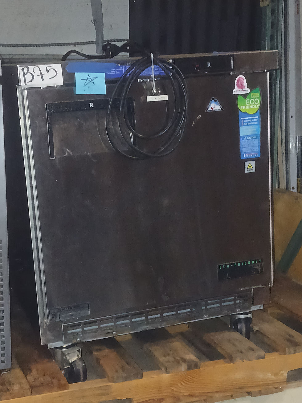 EVERST REFRIGERATION UNDERCOUNTER REFRIGERATOR