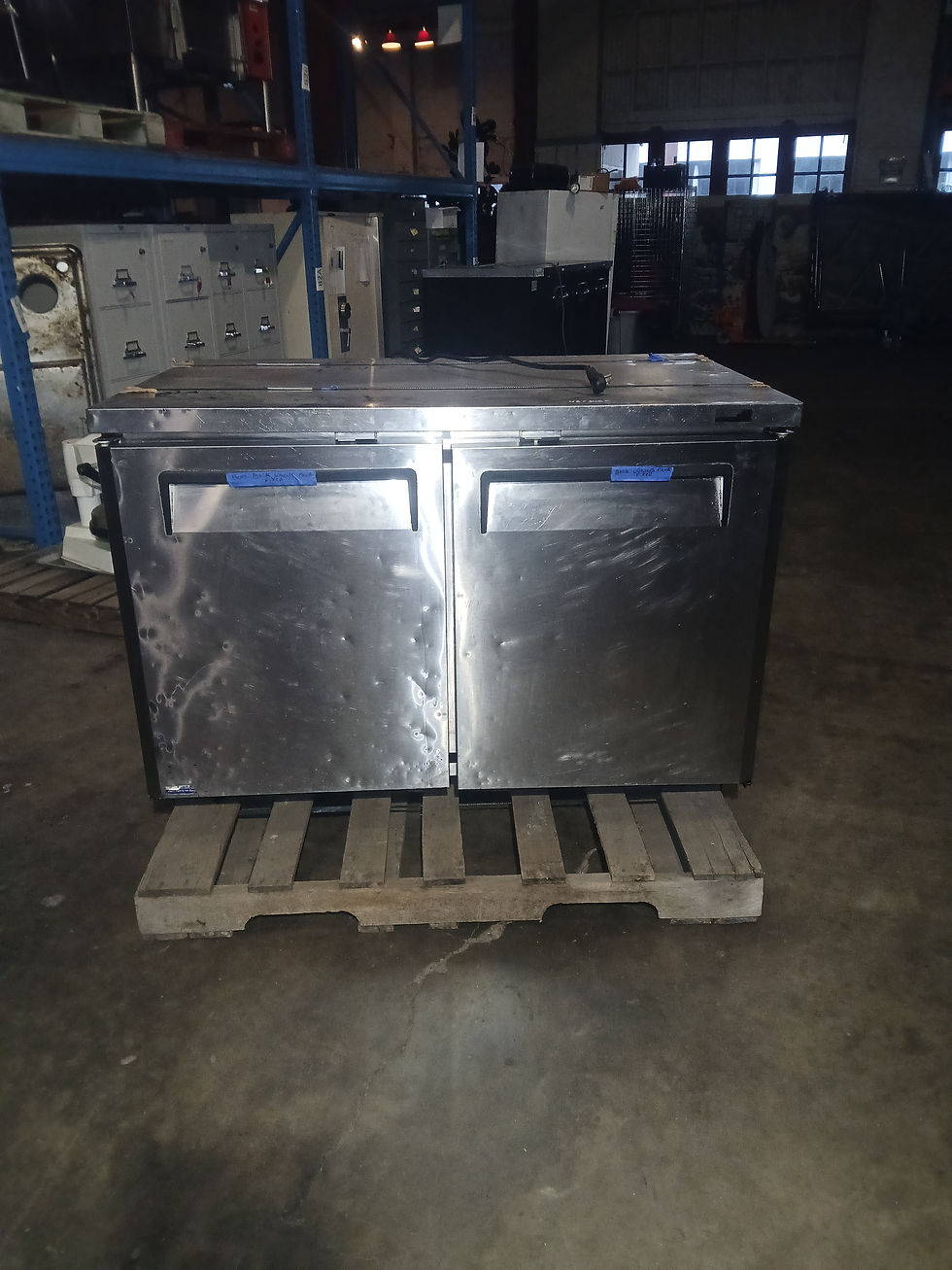 2 DOOR UNDERCOUNTER REFRIGERATOR