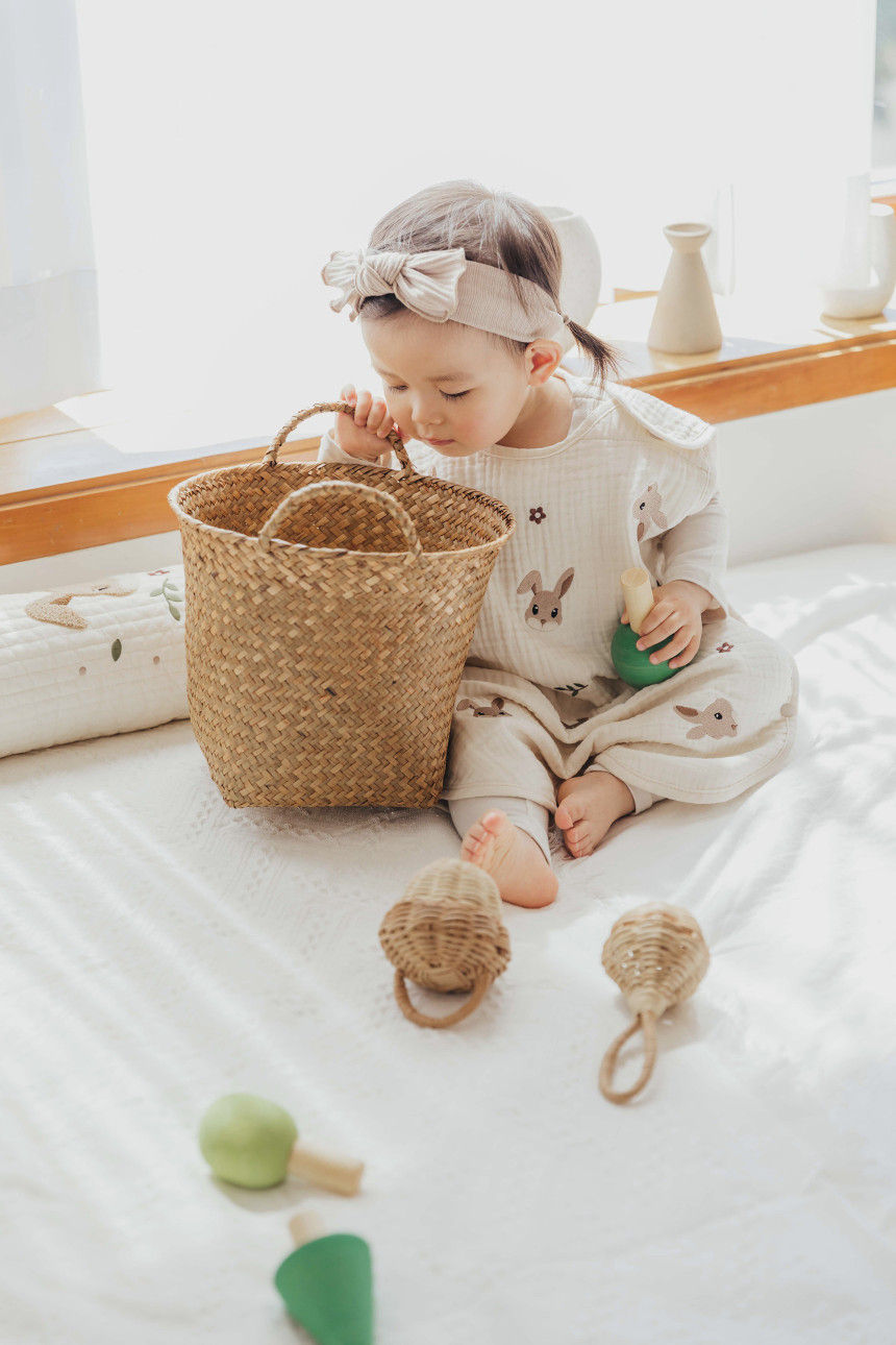 縮圖：兔仔刺繡滿印🐰✨八層棉紗料防踢睡袋｜防踢背心