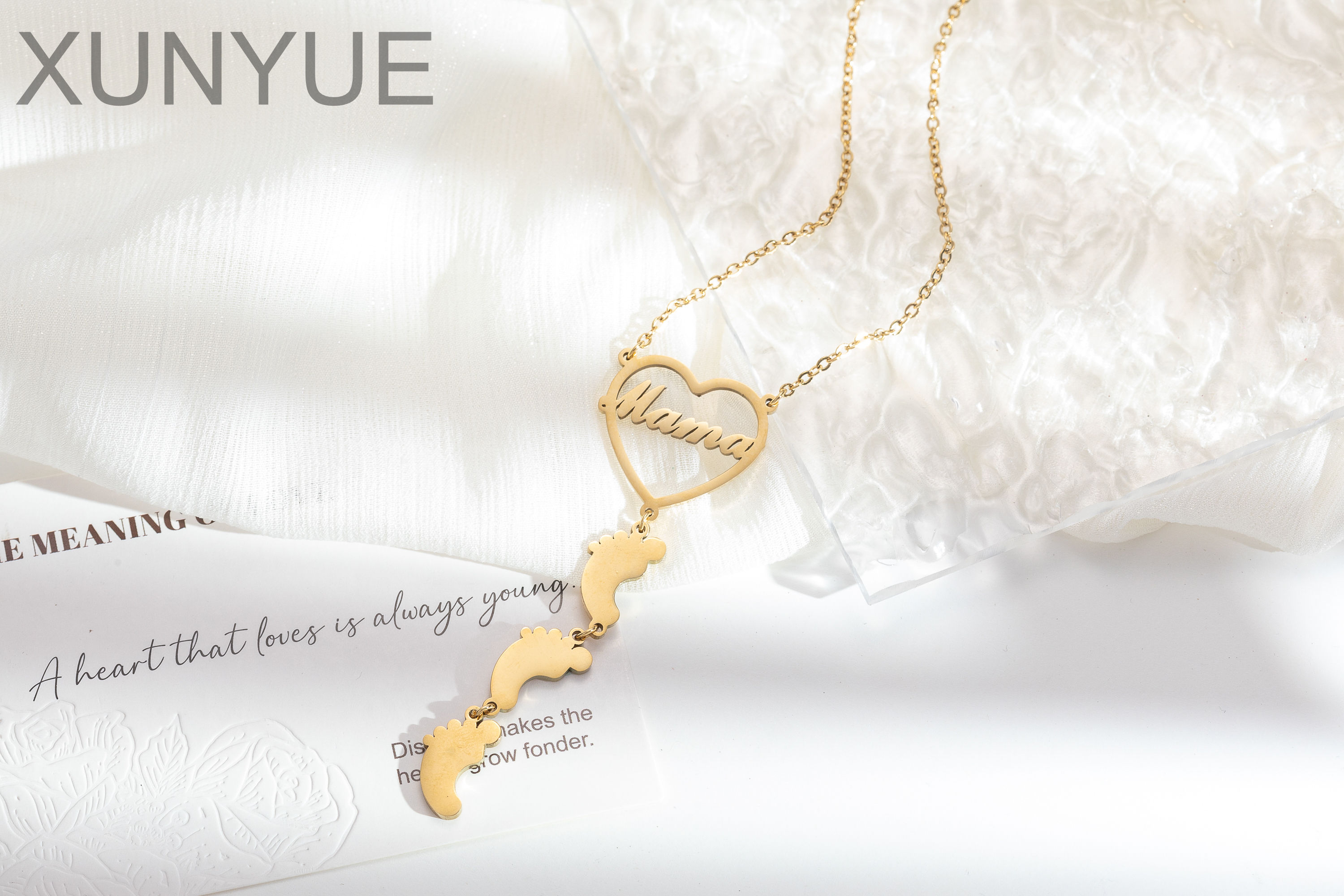 XUNYUE Wholesale Stainless Steel Plating Custom Baby Feet MOM Daughter Necklace