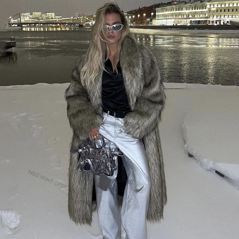 الصورة المصغرة: Neo Mint Luxury Mob Wife Aesthetic Long Faux Fur Coat Women Winter 2024 Fluffy G
