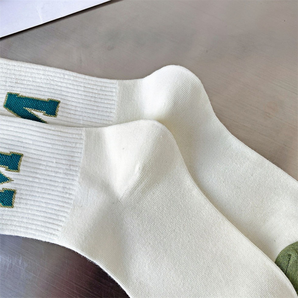 الصورة المصغرة: 1/5/ pairs of women's mid length socks, fashionable letter sports socks, spring 