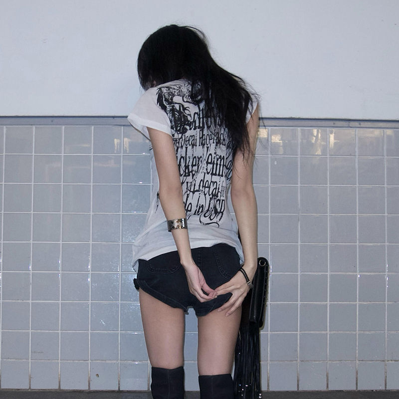 الصورة المصغرة: Karrram Japanese Y2k Letter Print T-shirt Trashy 2000s Style Tattoo T Shirt Vint