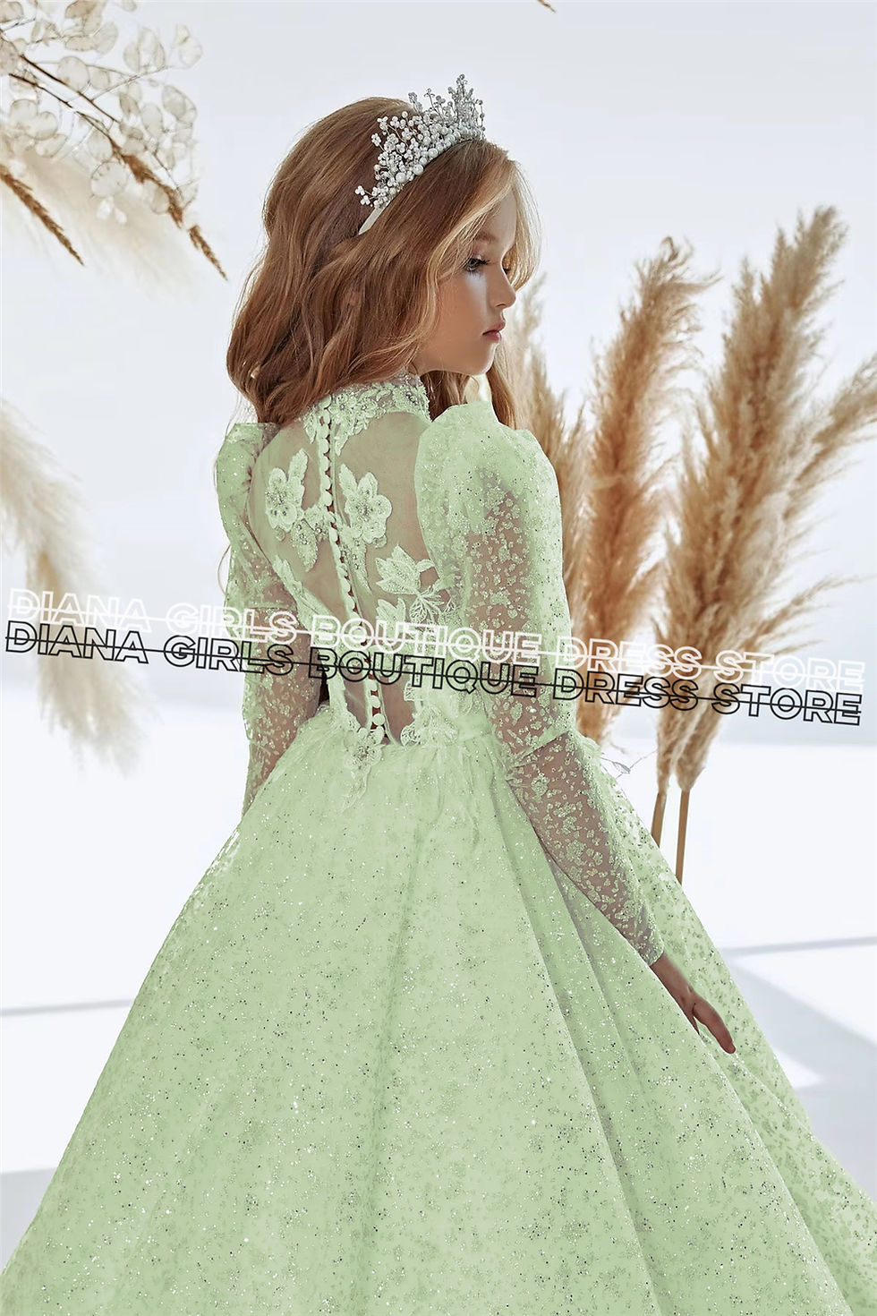 الصورة المصغرة: White Elegant Princess Flowers Girl Dress with Belt Lace Embroidery on the Bodic