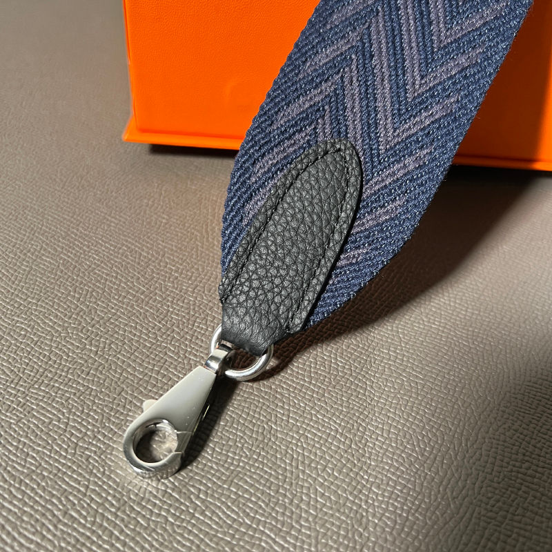 الصورة المصغرة: High-Quality Togo Leather Hand-Stitched 5cm Wide Woven Canvas Shoulder Strap Bag