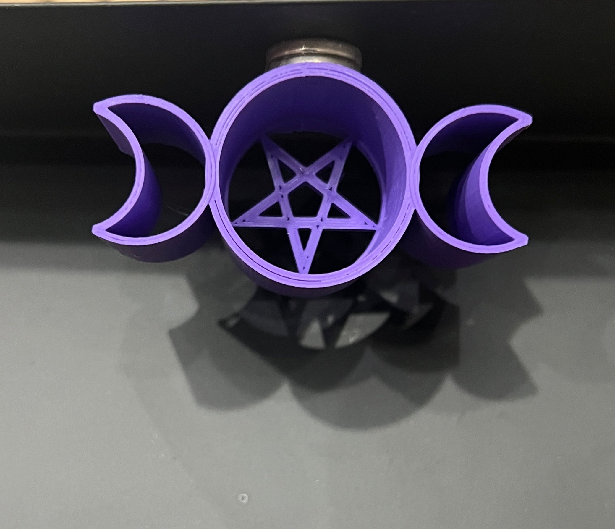 Pentagram Moon Spider Hide
