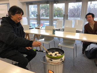 エアコンが直らない、、ということでお餅を焼いてみた。