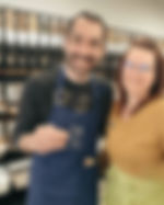 illustration epiciere avec un conseiller au téléphone