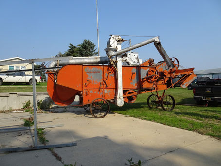 ALLIS-CHALMERS THRESHING MACHINE