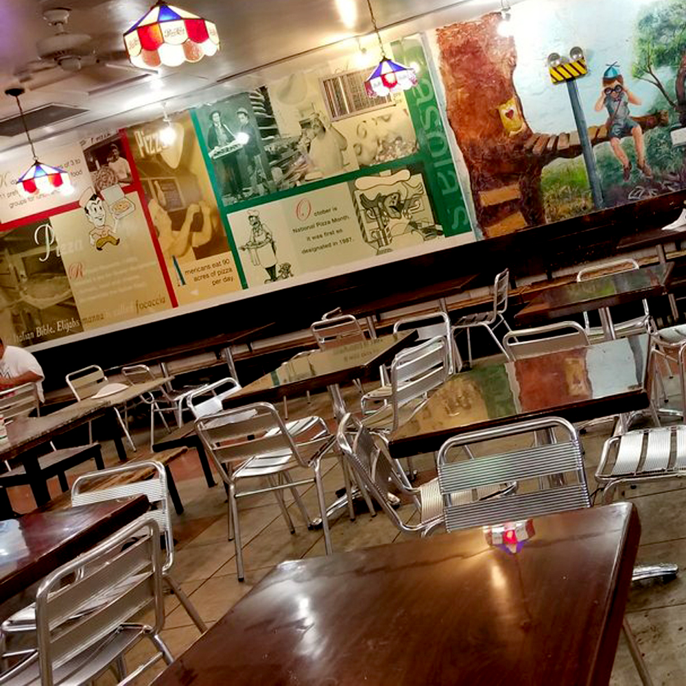 Casola’s Pizzeria: Restaurant Photograph