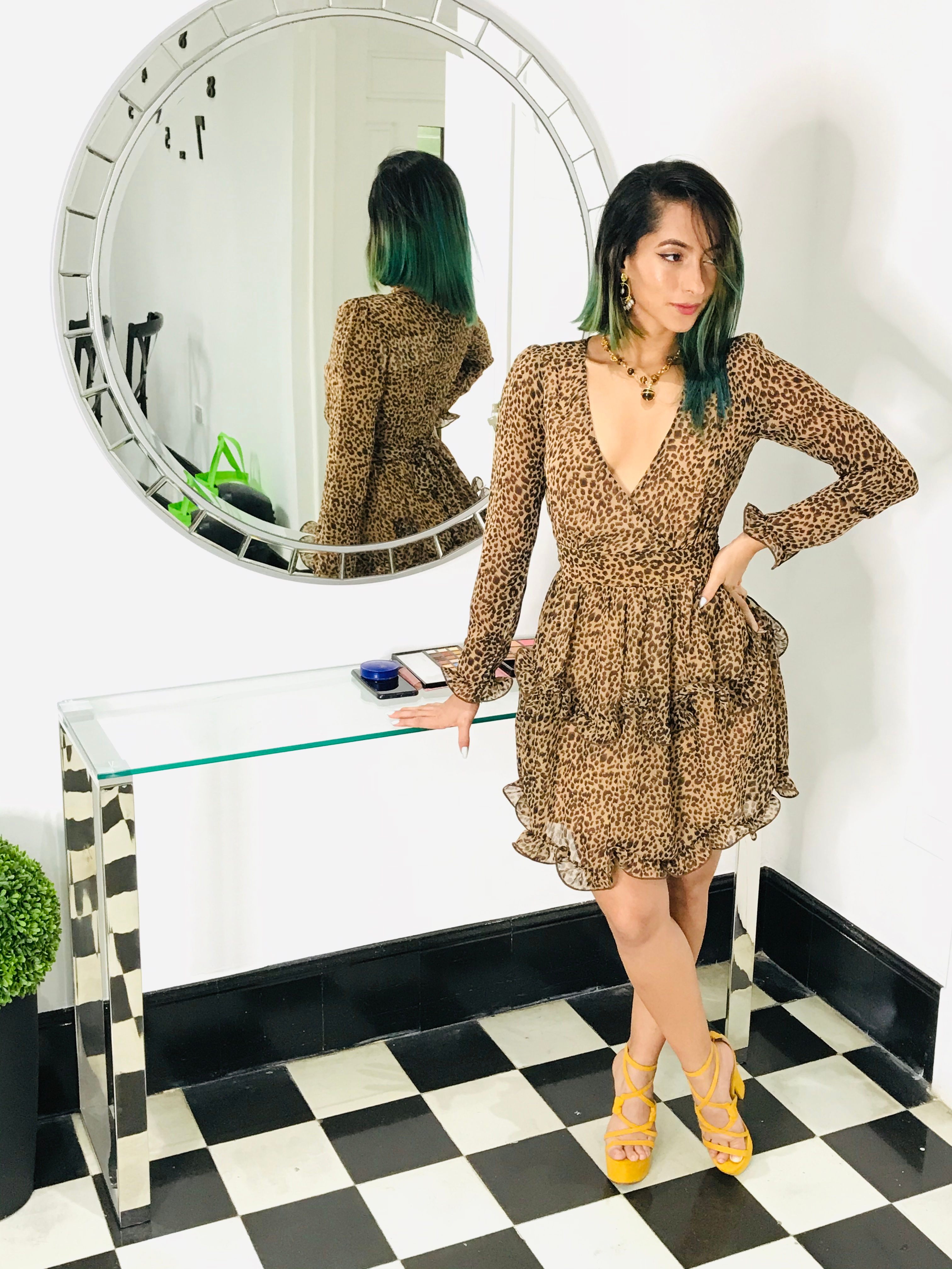 Traje animal print marron mangas largas