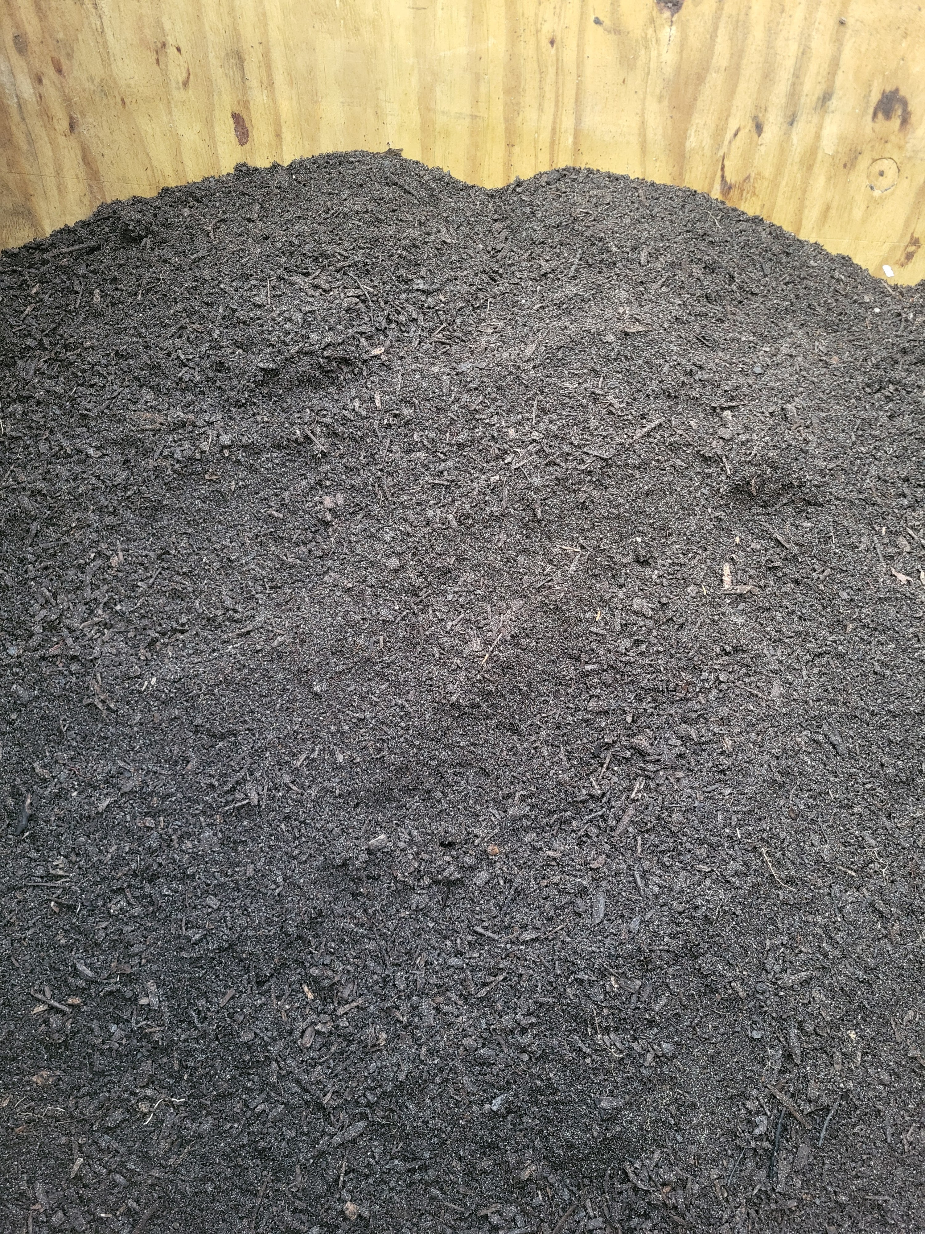 Garden Compost 1/2 inch Screened Yard, Free of large woody material and debris