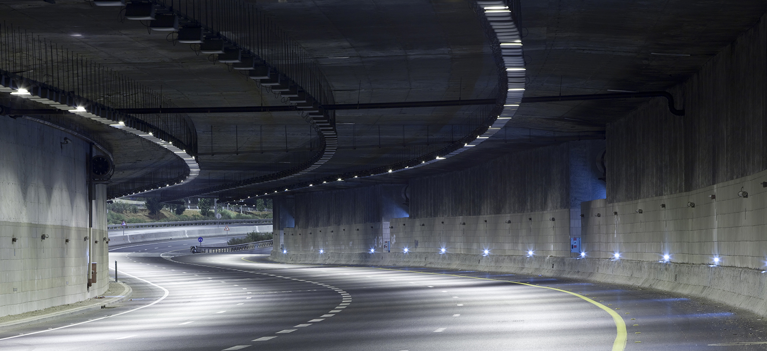 Tunnel lighting