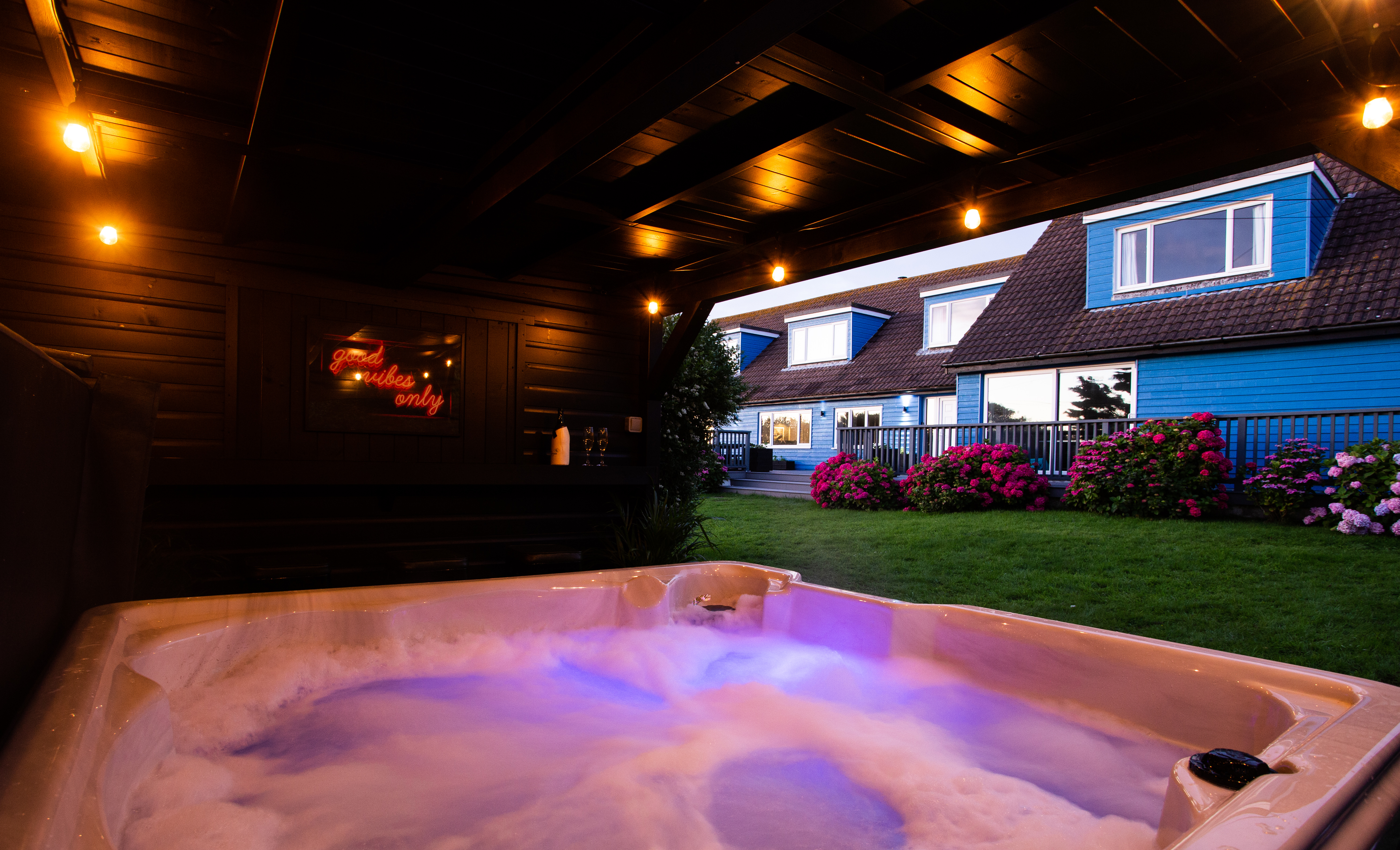 Hot tub at Bluehouse