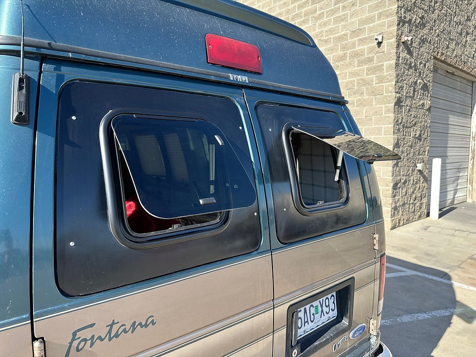 E-Series Rear Door Window Pop-outs