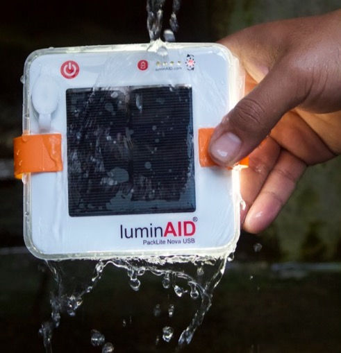Miniature : LuminAID PackLite Nova USB Solar Lantern