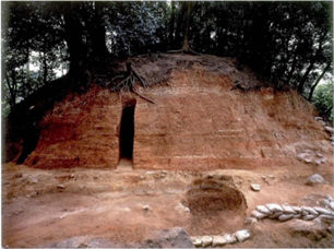 水城断面 九州歴史資料館 2009『水城跡-上巻一』九州歴史資料館