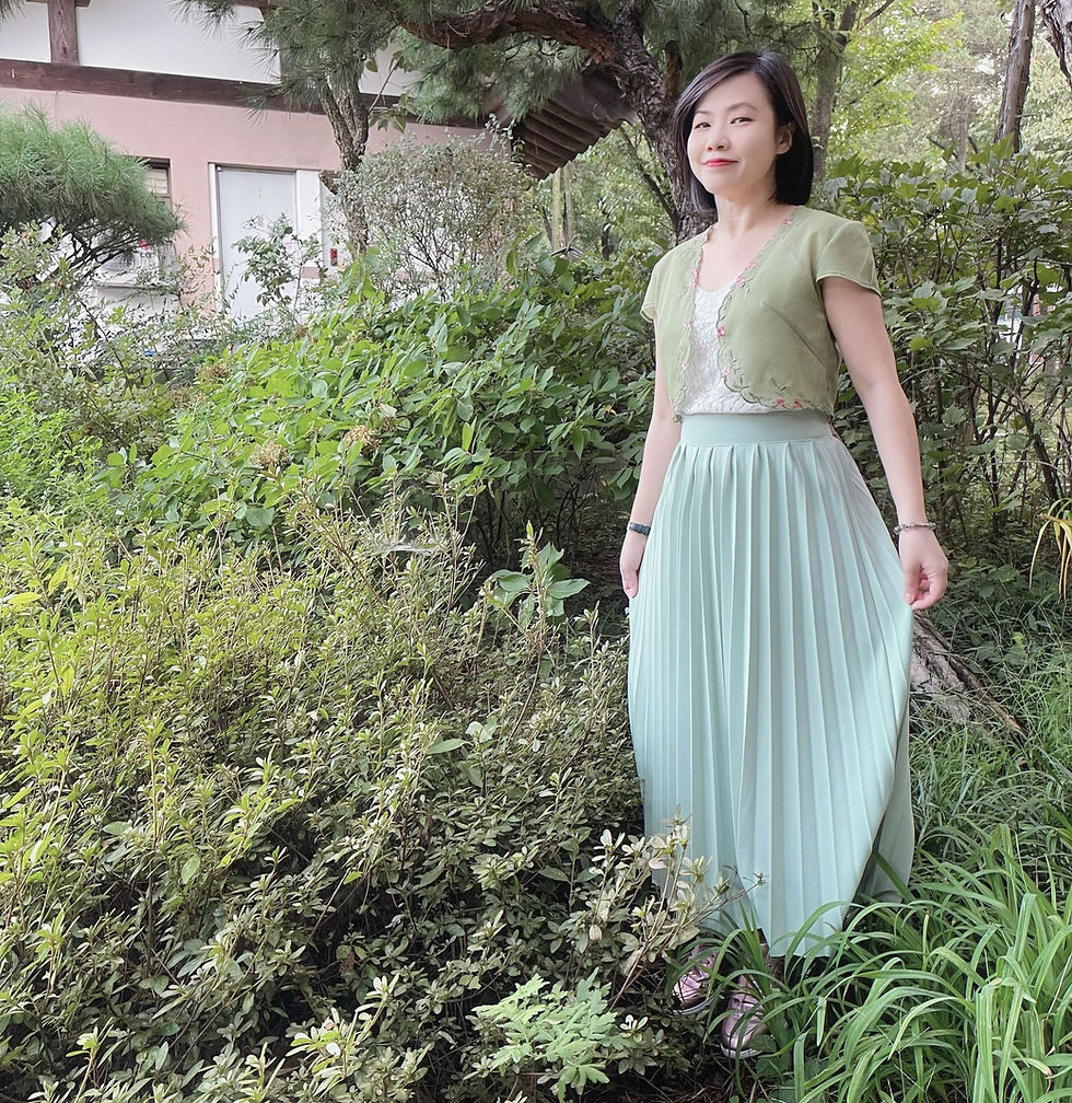 Thumbnail: Voile Outer with Peranakan Embroideries in Pistachio Green