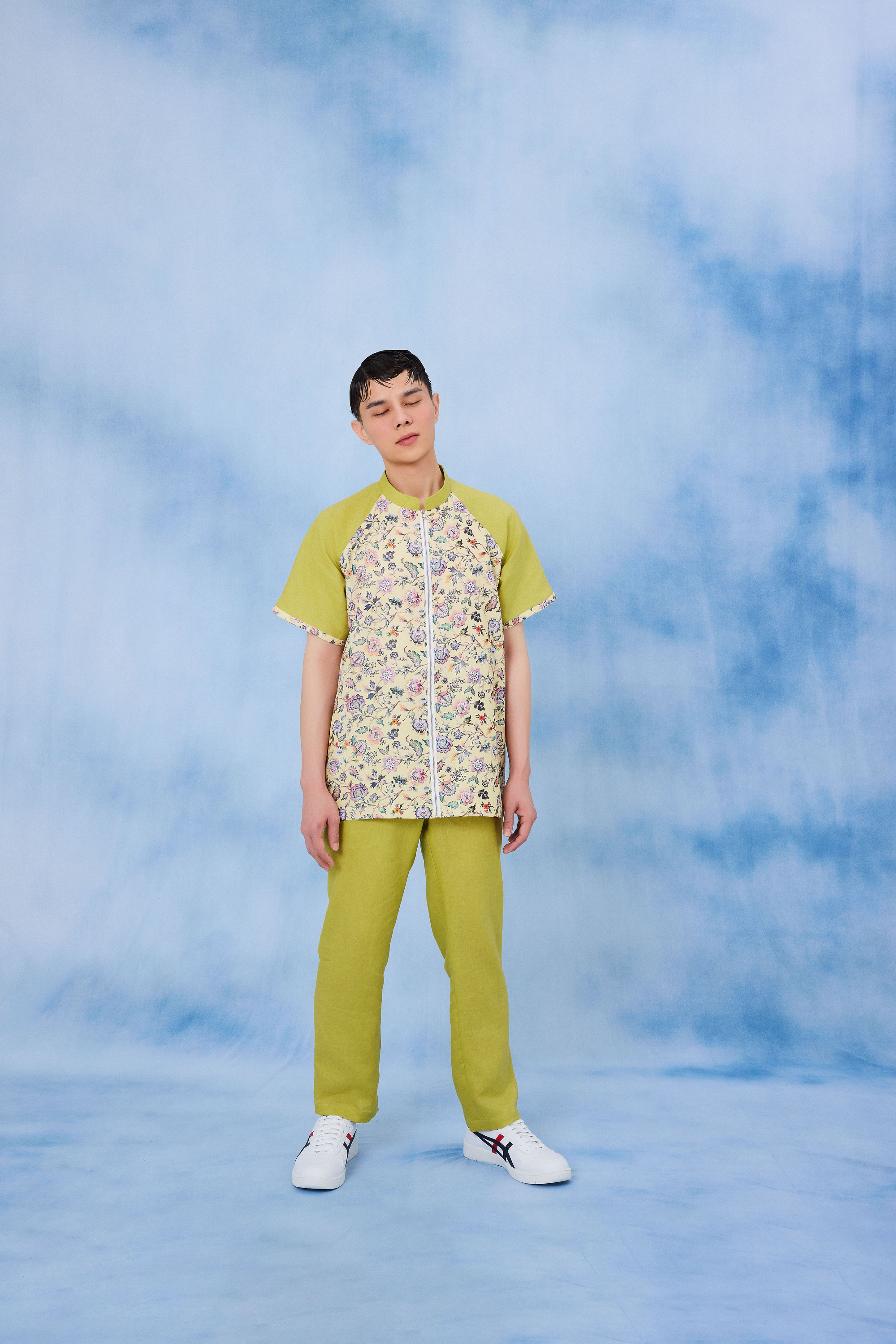 Mandarin Collar Linen Shirt with Print & Fine Plated Zip Detail