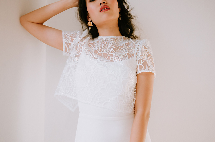 Delphine Josse - créatrice  Une robe de mariée contemporaine, moderne et minimaliste.
