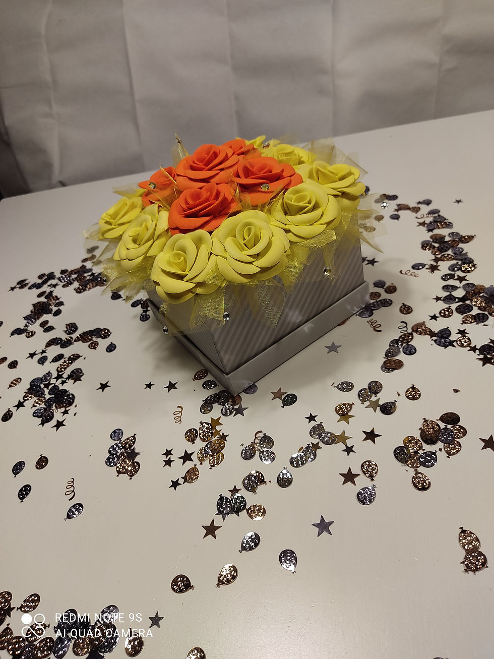 Thumbnail: Yellow rose box