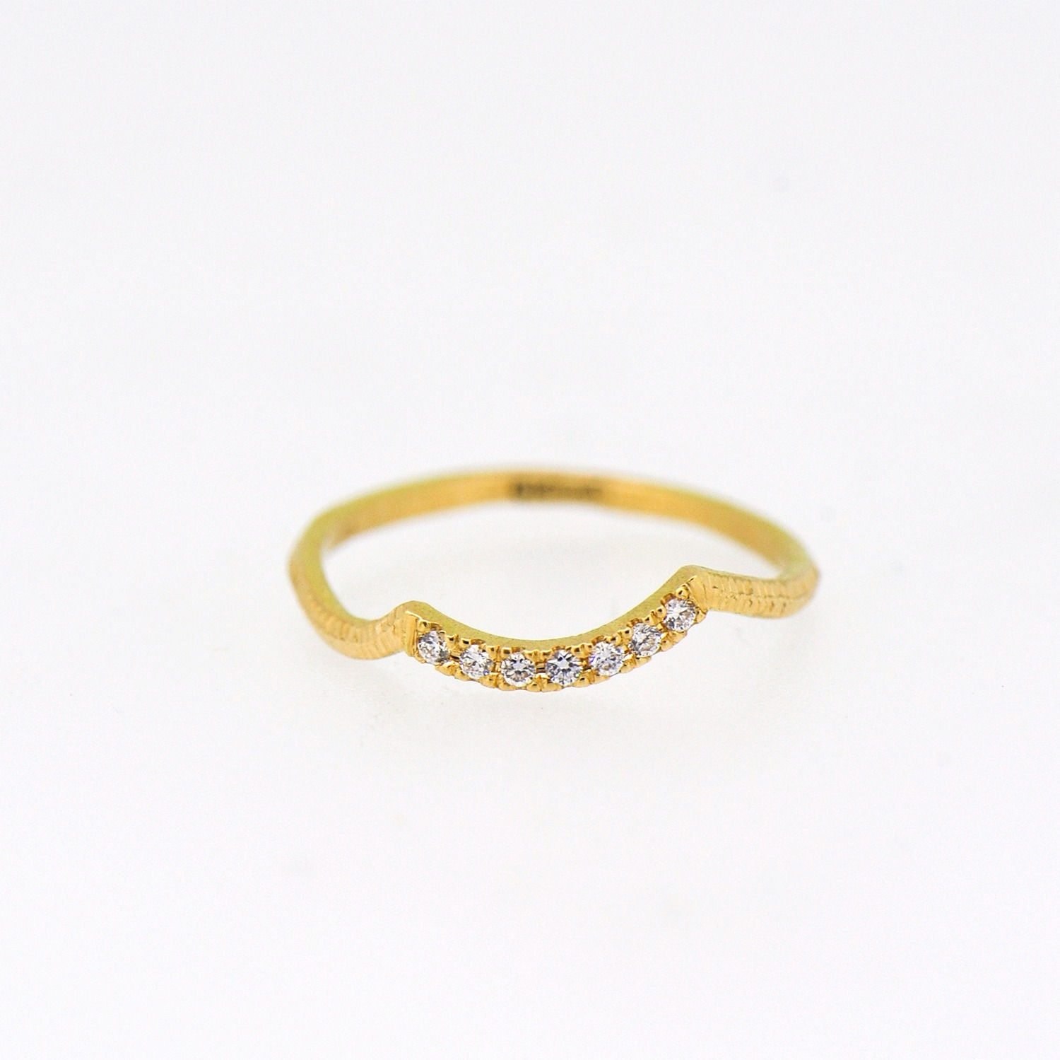 波  DIAMOND RING