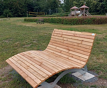 Wellenliegen Freibad 2_edited.jpg