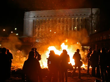 French school rioters criticized for not using tractors