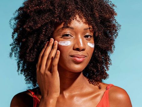 5 erros comuns no cuidado com a pele durante o verão (e como evitá-los)