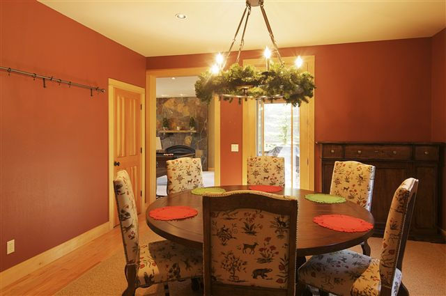 2104 - Dining Room - Old