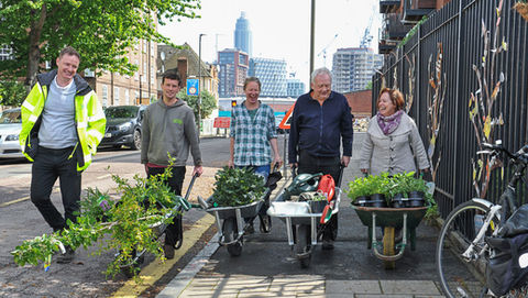 Edible Avenue SW8: Installation and Community Engagement