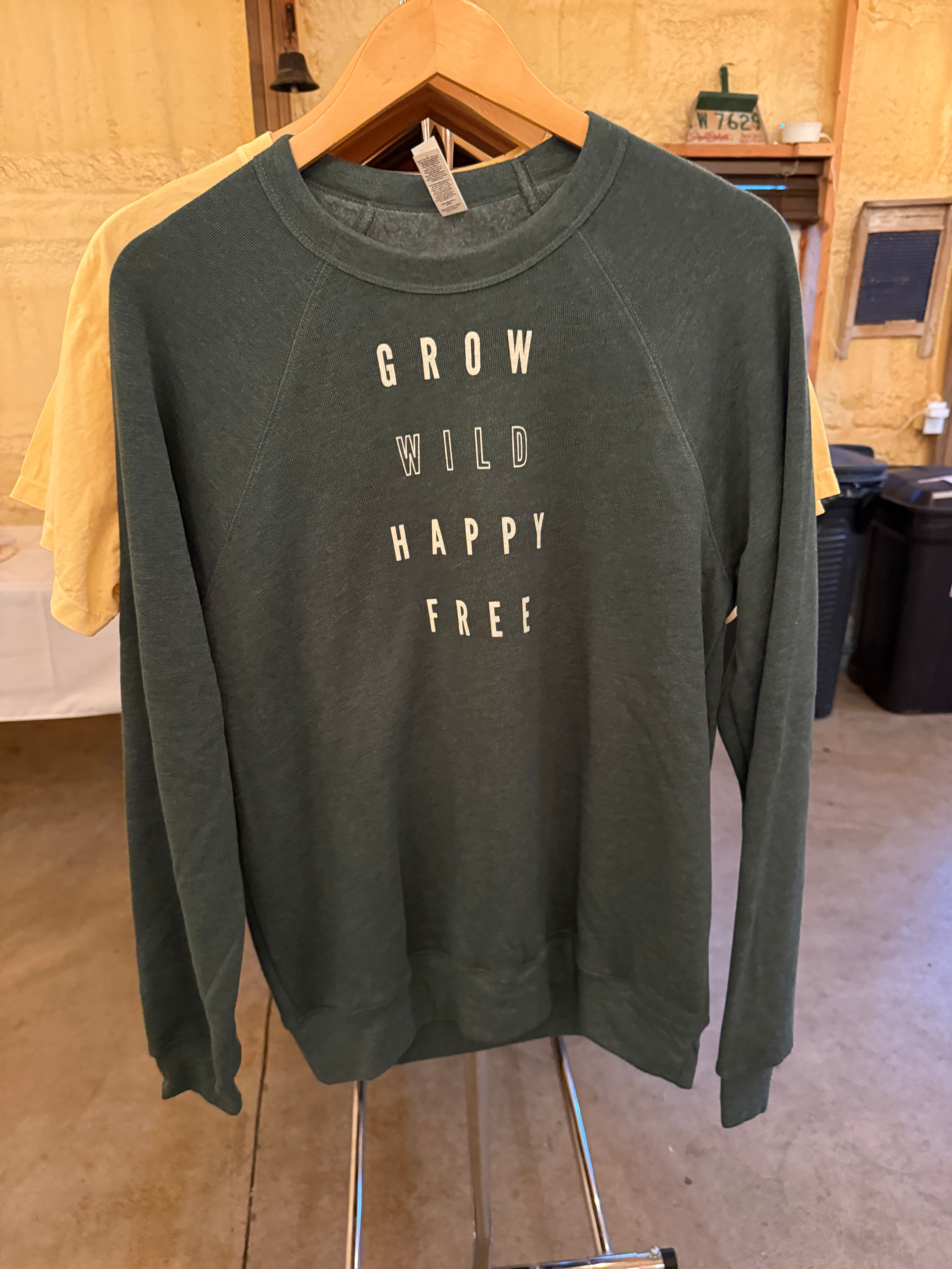 Grow Wild Happy Free Crew Neck SS - heather forest