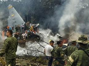 Avião militar cai na Colômbia com 125 a bordo