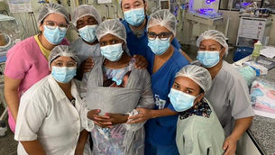 Trigêmeos que nasceram no Hospital Regional de Irecê completam um mês de vida