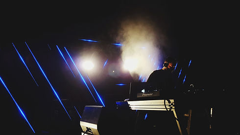 DJ