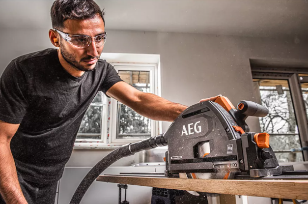 Miniatură: Ferăstrău AEG cu adâncitură fără perii model BKS 18PBL-0
