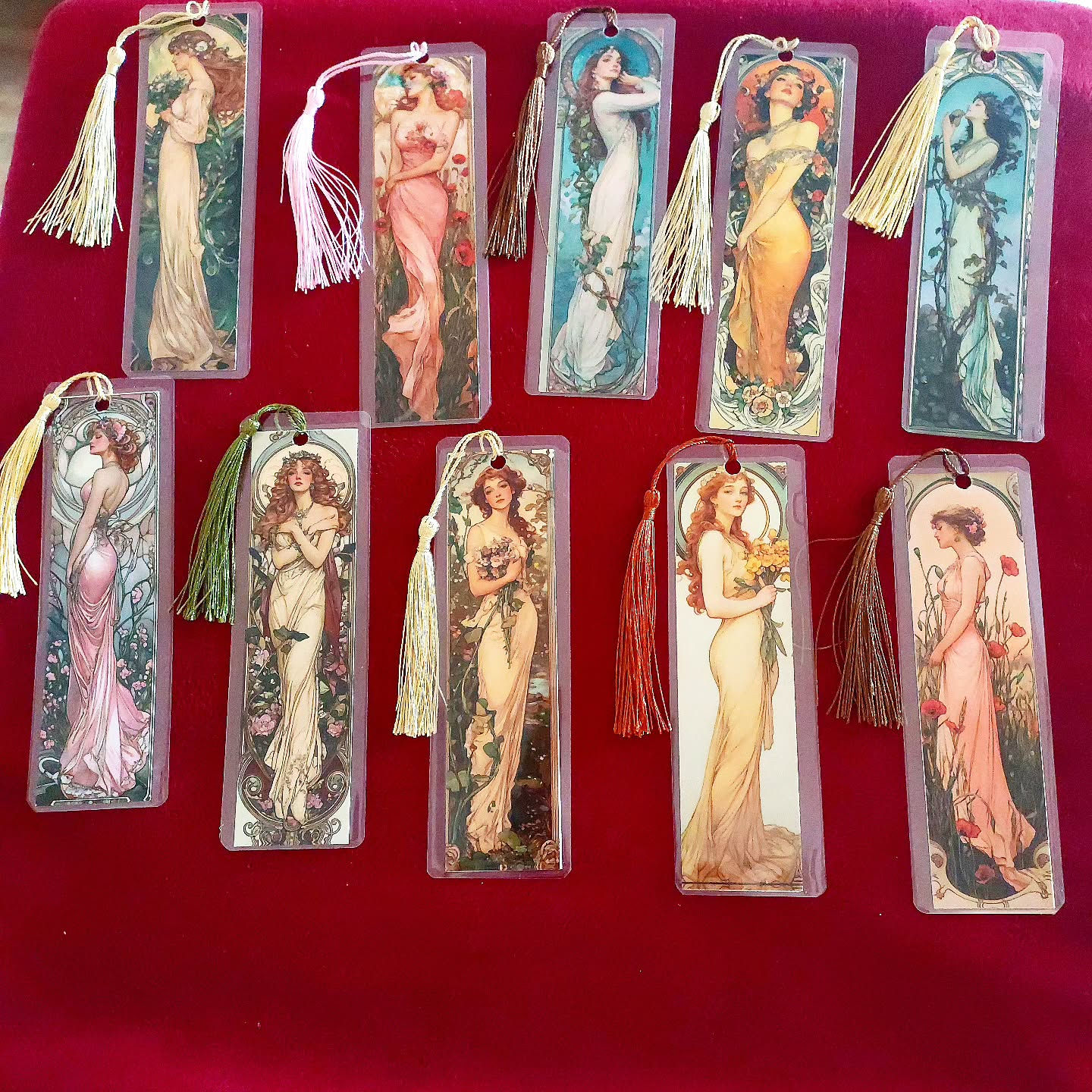 Bookmark Mucha style ref 119