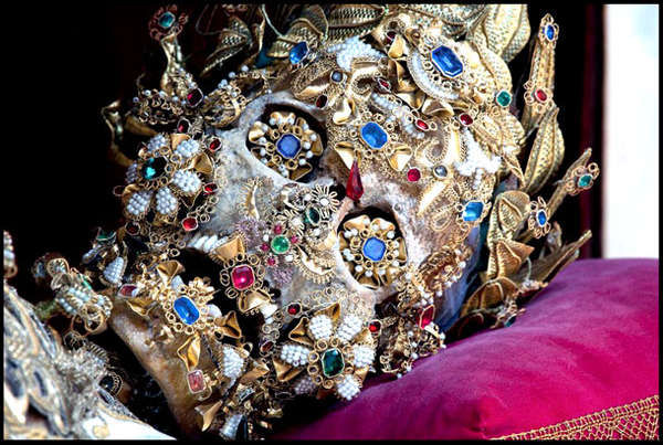 Jewelry History: Bejeweled Skeletons