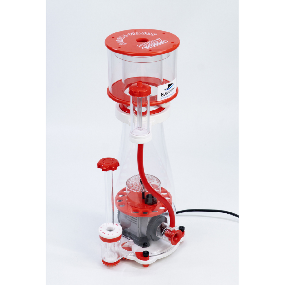 Bubble Magus Curve 7 Extreme skimmer for saltwater aquariums.