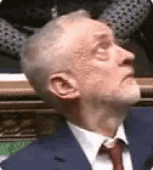 jeremy-corbyn-look-up.gif