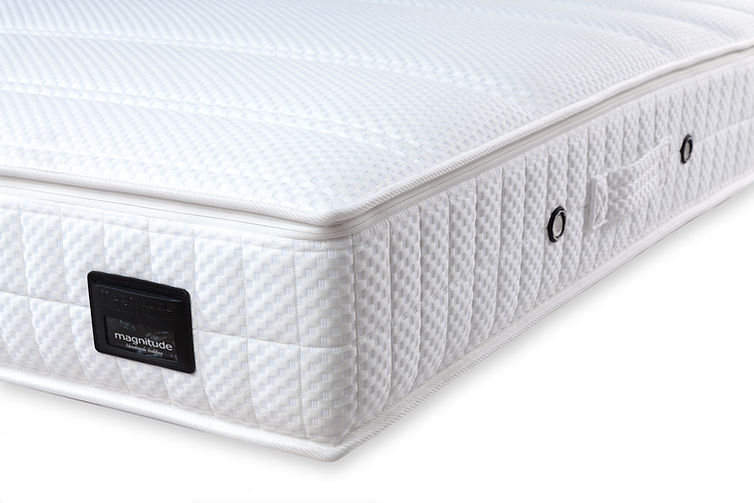 Matras Magnitude Avignon bij Rebel Wonen en Slapen in Huizen (detail).jpg