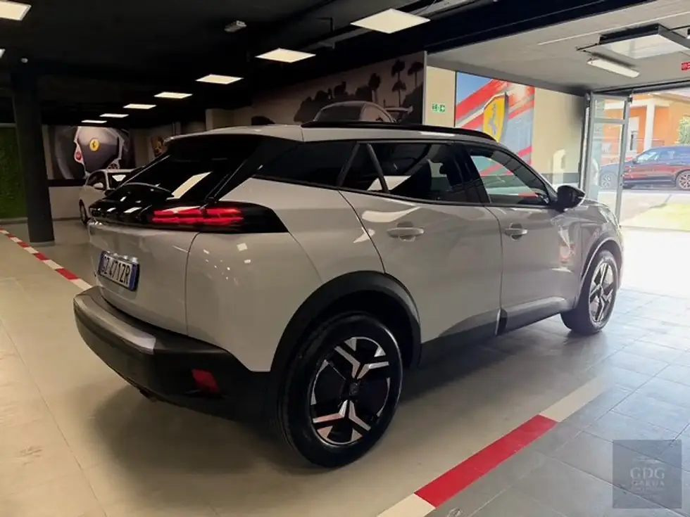 Miniatura: Peugeot 2008